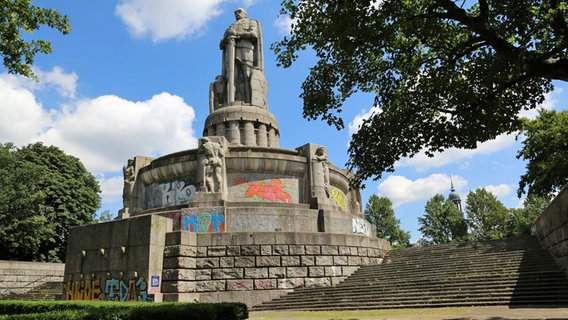 Das Bismarck-Denkmal im Hamburger Stadtteil St. Pauli. © NDR Foto: Heiko Block