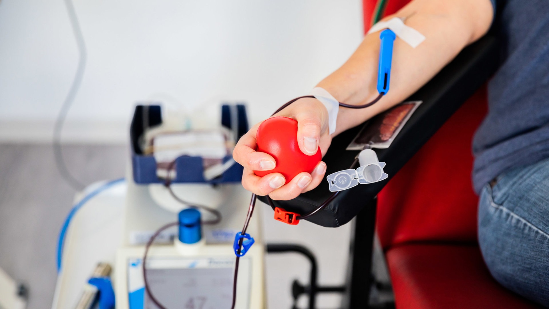 Blutspendedienste in Hamburg besorgt um Spender-Nachwuchs