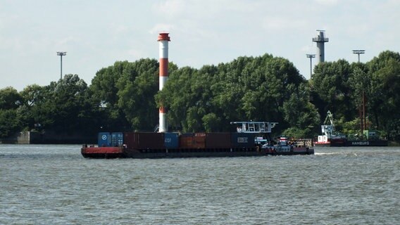 Der Leuchtturm am Bubendey-Ufer  Foto: Marc-Oliver Rehrmann
