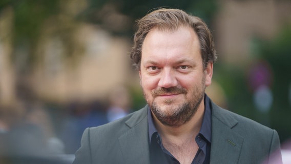 Der Schauspieler Charly Hübner. © IMAGO / Chris Emil Janßen Foto: Chris Emil Janßen