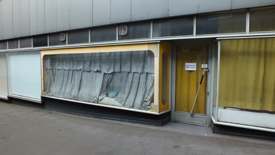 Ein verlassener Laden in den City-Hochhäusern in Hamburg  Foto: Marc-Oliver Rehrmann