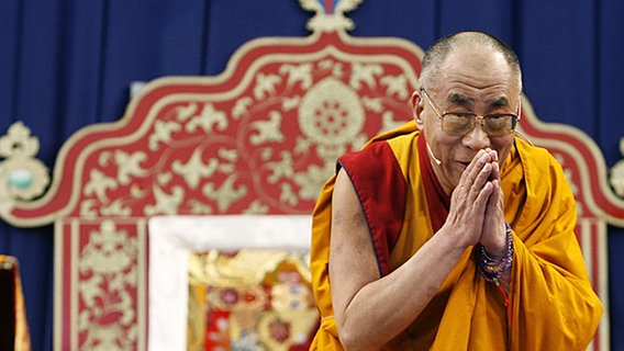 Der Dalai Lama in Hamburg © dpa 