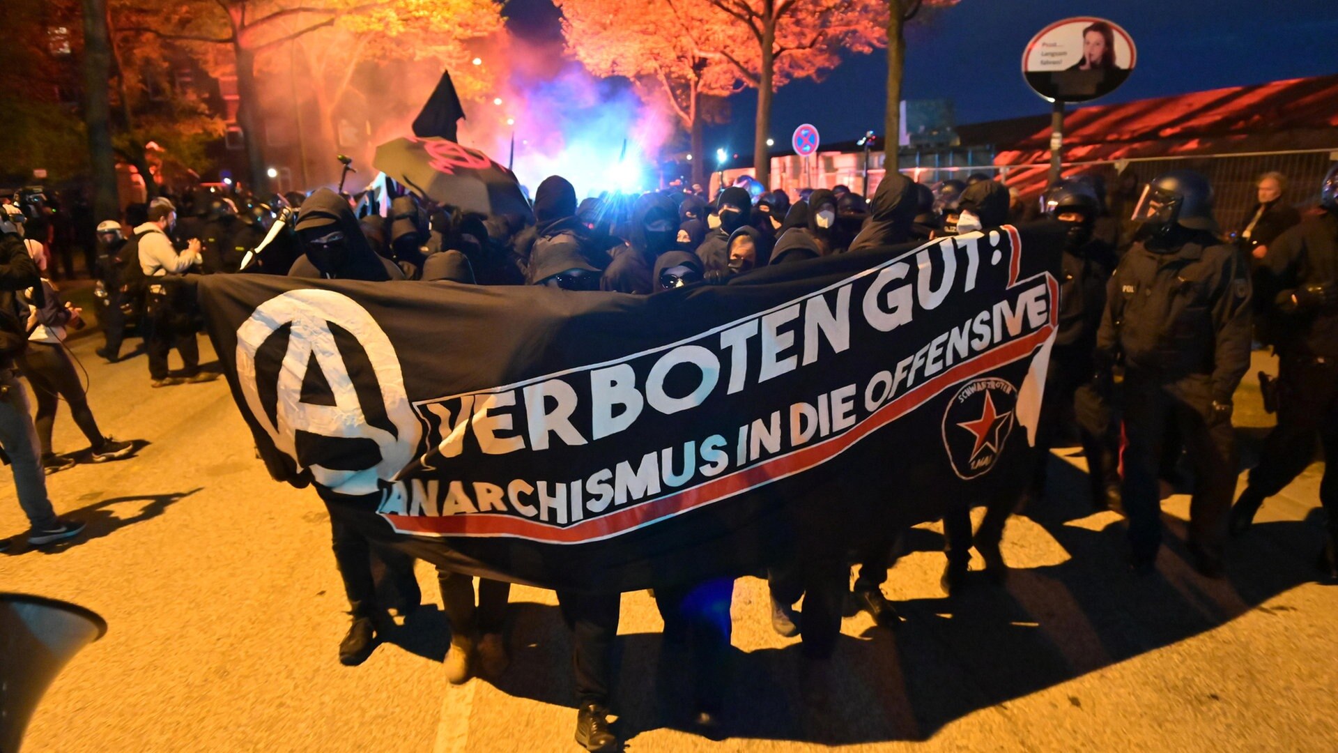 Tausende bei linken Demos am 1. Mai in Hamburg