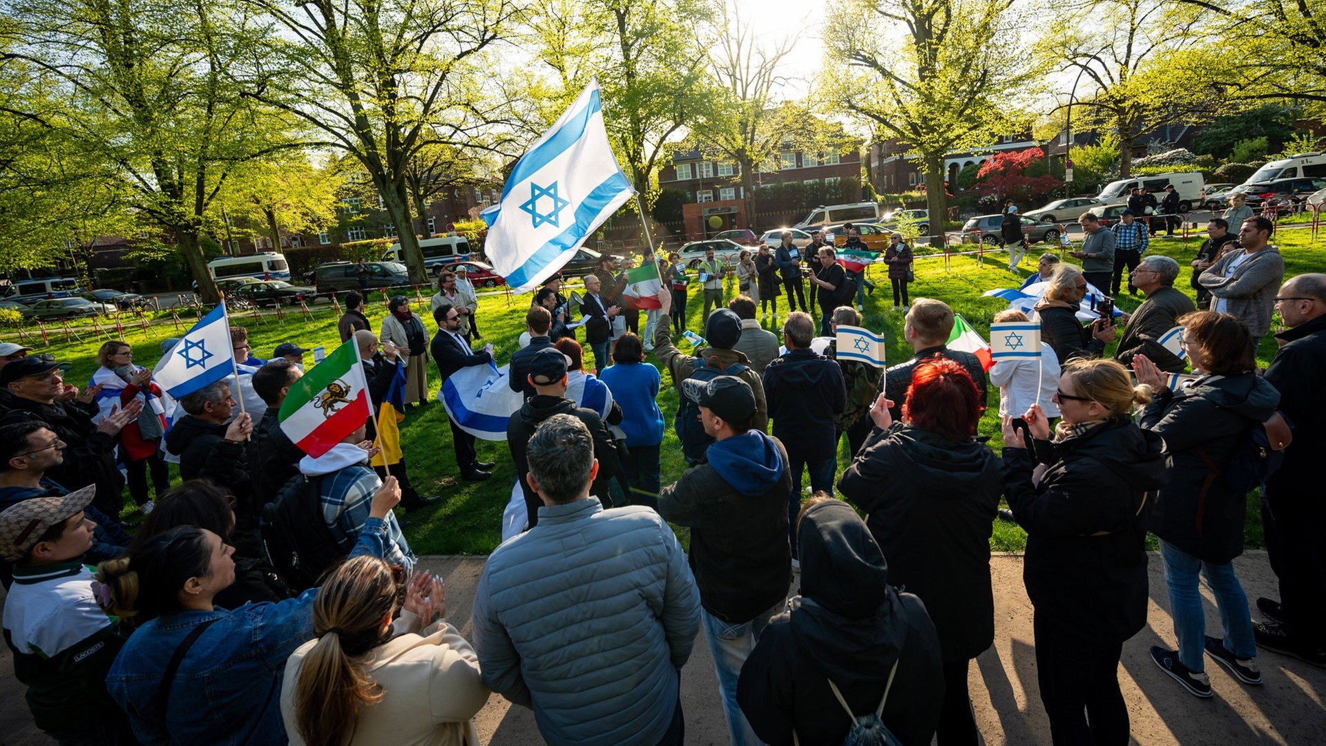 Nach Angriff auf Israel: Solidaritätsdemo in Hamburg