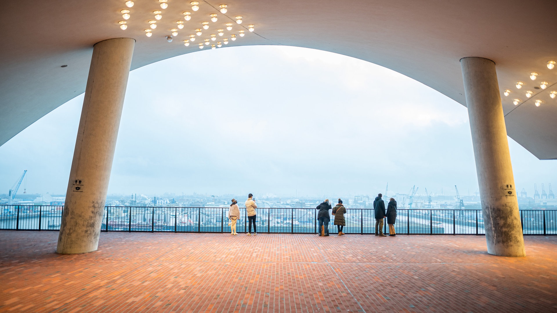 Besuch der Elbphilharmonie-Plaza könnte bald Eintritt kosten