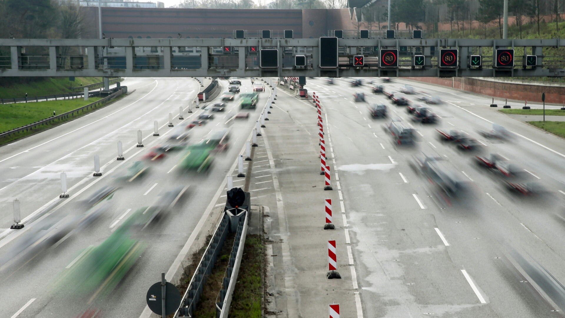 Elbtunnel in Hamburg: Sperrung der dritten Röhre für einen Monat