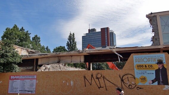 Die "Esso-Häuser" in Hamburg-St.Pauli werden abgerissen. © NDR Foto: Heiko Block