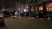 Mehrere Scheiben eines Restaurants sind zerstört. © TNN 