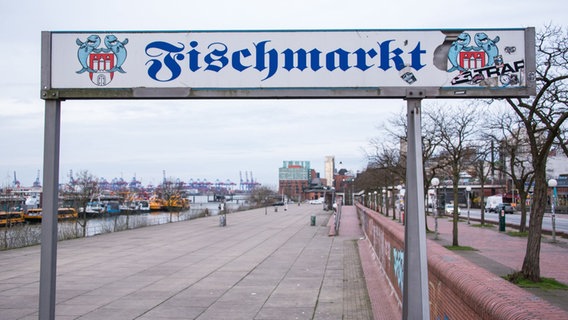 Der Hamburger Fischmarkt ist am 15. März 2020 menschenleer. © picture alliance/Daniel Bockwoldt/dpa Foto: Daniel Bockwoldt