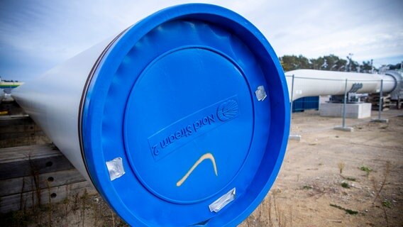 Verbindungsrohre für den Anschluss der Erdgasempfangsstation an die Ostseepipeline Nord Stream 2. © dpa Foto: Jens Büttner