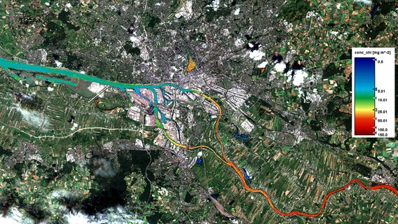 Mit einer Satelliten-Aufnahme wird Chlorophyll in Hamburger Gewässern gemessen. © Sentinel-2 ESA; Prozessierung und Bearbeitung: Brockmann Consult GmbH, Hamburg Foto: Sentinel-2 ESA; Prozessierung und Bearbeitung: Brockmann Consult GmbH, Hamburg