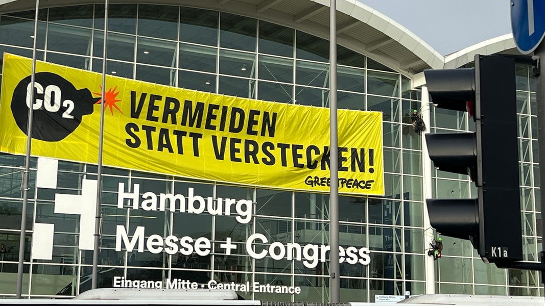 Greenpeace-Protest zu Beginn der Wasserstoffmesse in Hamburg