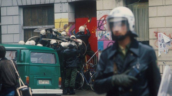 Polizeieinsatz an der Hamburger Hafenstraße © Günter Zint Foto: Günter Zint