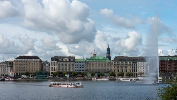 Blick auf die Binnenalster in Hamburg. © picture alliance Foto: Hinrich Bäsemann