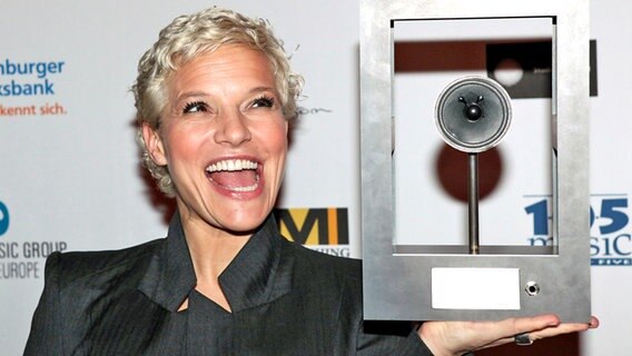 Ina Müller bei der Verleihung des Musikpreises "Hans 2010" in Hamburg © dpa Foto: Bodo Marks