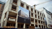 Außenansicht der Rohbau-Fassade auf der Baustelle des neuen "Haus der Bürgerschaft" unmittelbar in Rathausnähe am Alten Wall in der Hamburger Innenstadt. © picture alliance / dpa Foto: Gregor Fischer