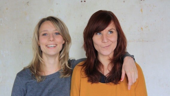 Die Frauen hinter hello handmade: Sophie Pester und Catharina Bruns. © hello handmade Foto: hello handmade