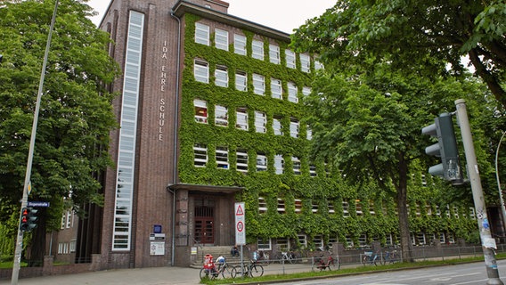 Die Ida Ehre Schule in Hamburg. © picture alliance  / dpa Foto: Georg Wendt