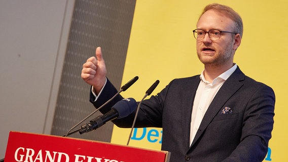 Hamburgs FDP-Chef Michael Kruse spricht bei einem Landesparteitag. © picture alliance/dpa Foto: Georg Wendt