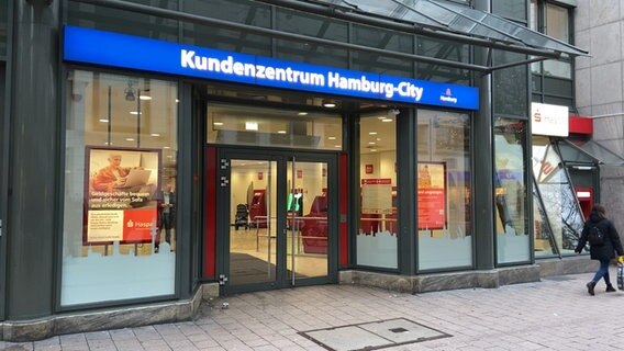 In der Spitalerstraße in Hamburg eröffnet ein neues Kundenzentrum. © NDR Foto: Roman Vehlken