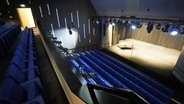 Blick in den Saal des neuen Lichtwark-Theaters in Hamburg-Bergedorf. © picture alliance/dpa Foto: Marcus Brandt