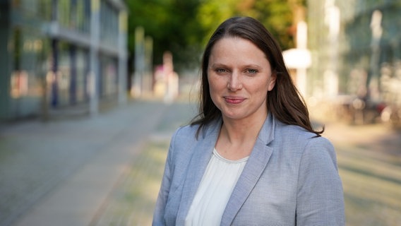 Sozialsenatorin Melanie Leonhard (SPD) beim NDR. © NDR Foto: Alexander Dietze