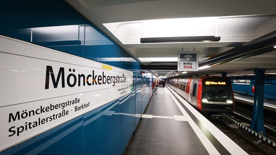 Die umgebaute U3-Haltestelle Mönckebergstraße. © picture alliance/dpa Foto: Christian Charisius