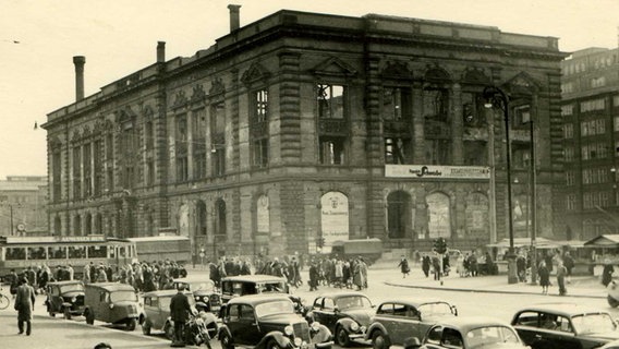 Das zerstörte Naturhistorische Museum in Hamburg im Jahr 1949 © Centrum für Naturkunde Hamburg 