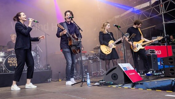 Die Band Good Music Live spielt am 23. Juli 2022 beim NDR Festival in Hamburg-Volksdorf. © NDR Foto: Axel Herzig
