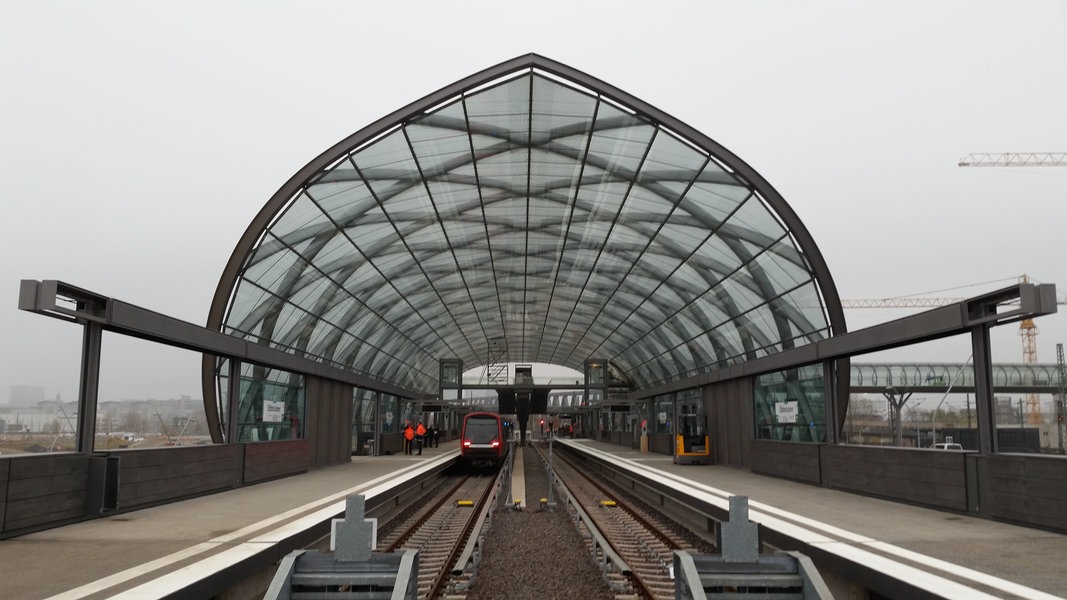 Erste U4Fahrten zur Station Elbbrücken gratis NDR.de