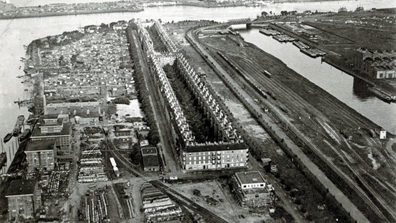 Eine Aufnahme von 1930 zeigt die Neuhof-Siedlung für die Arbeiter der Vulkan-Werft © Geschichtswerkstatt Wilhelmsburg & Hafen 