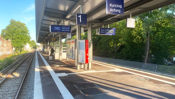 Der Bahnsteig am neuen S-Bahnhof Ottensen. © NDR Foto: Anna Rüter