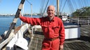 Joachim Kaiser, Vorstandsmitglied der Stiftung Hamburg Maritim und Sachverständiger für historische Schiffe, steht auf dem Museumsschiff "Peking"in New York. © dpa-Bildfunk Fotograf: Johannes Schmitt-Tegge