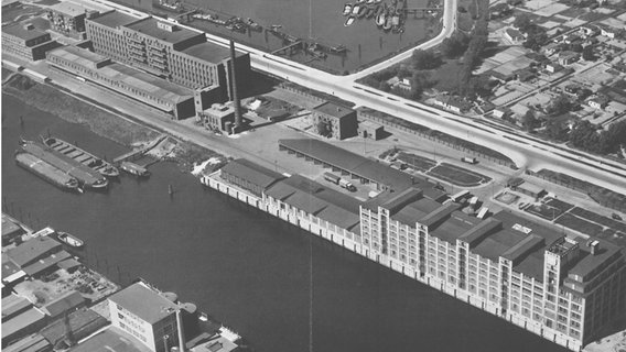 Eine Luftaufnahme von dem einstigen GEG-Gelände auf der Peute in Hamburg.  