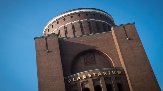 Das Planetarium im Hamburger Stadtpark. © picture alliance / dpa Foto: Christian Charisius