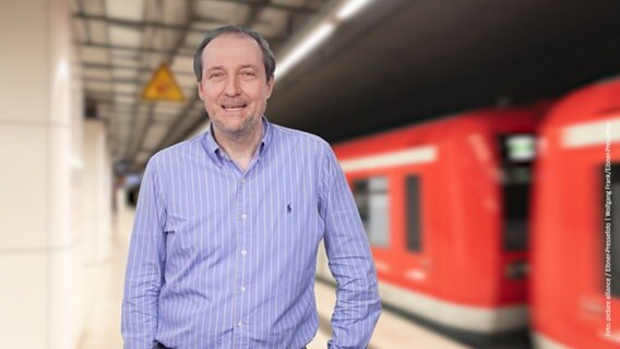 Reinhard Postelt spricht einen Kommentar zum Masketragen in Bussen und Bahnen. © NDR 