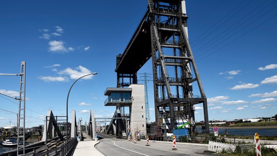 Blick auf die Rethe-Hubbrücke und die Rethe-Klappbrücke in Hamburg. © picture alliance / Bildagentur-online/Ohde 