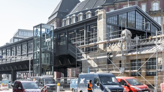 Der denkmalgeschützte U-Bahnhof Rödingsmarkt in Hamburg. © picture alliance / dpa Foto: Markus Scholz