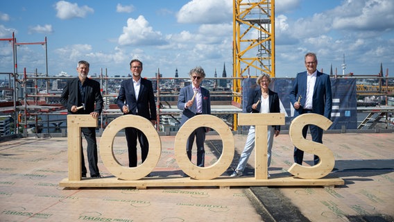 Holzhochhaus "Roots" feiert Richtfest in der Hamburger Hafencity. © Daniel Reinhardt/dpa Foto: Daniel Reinhardt