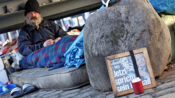 Der Obdachlose Krysztof Lewandowski © dpa-Bildfunk Foto: Bodo Marks