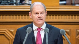 Hamburgs Bürgermsieter Olaf Scholz (SPD) gibt eine Regierungserklärung ab. © dpa-Bildfunk Foto: Daniel Bockwoldt