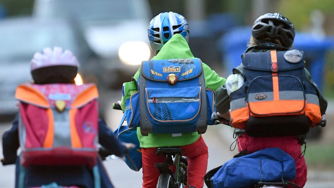 Schulstart in MV mit Hindernissen: Zwei Tage Streik im ÖPNV