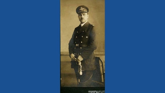Porträtfoto des Kapitäns Carl Christian Silck.  