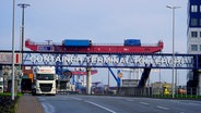 Einfahrt zum Terminal Tollerort im Hamburger Hafen. © picture alliance 