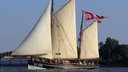 Das Museumsschiff "Maltzahn" fährt mit gesetzten Segeln. © Museumshafen Oevelgönne 