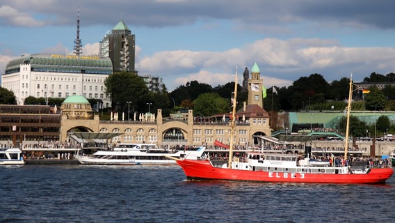 Parade Hamburger Traditionsschiffe 2013 - Feuerschiff "Elbe 3" © NDR Foto: Katja Gundlach