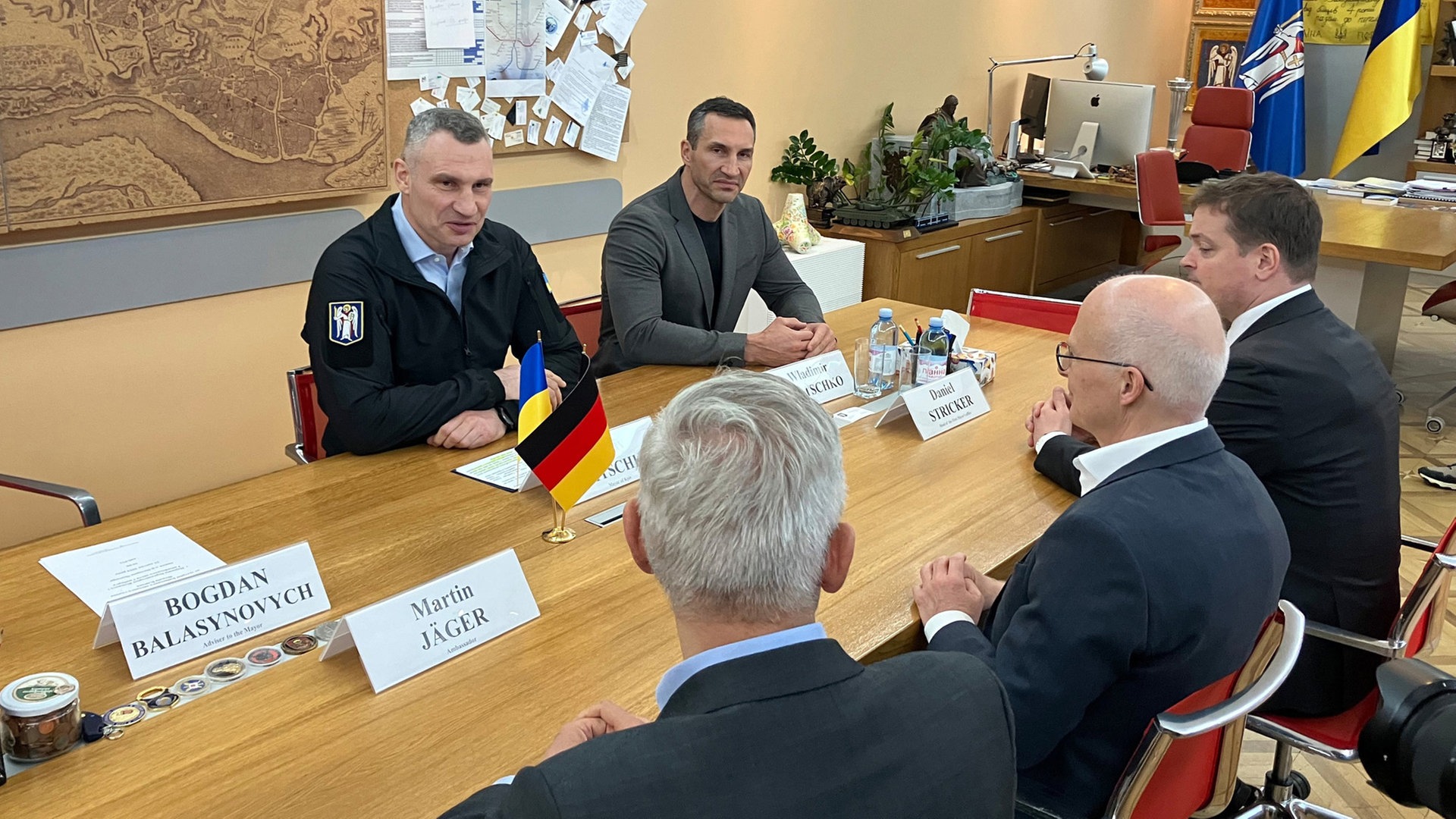 Hamburgs Bürgermeister Tschentscher trifft Klitschko in Kiew