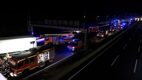 Ein Unfall auf der Autobahn 7. © TV News Kontor Foto: Screenshot