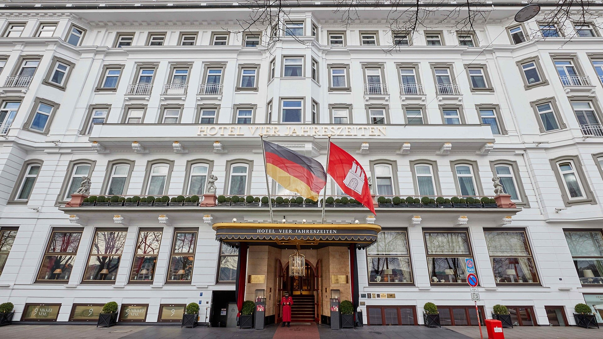 Das Hamburger Hotel „Vier Jahreszeiten“ feiert Geburtstag