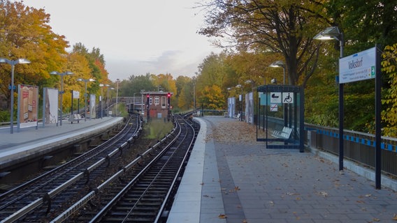 Die U-Bahn-Haltestelle Volksdorf im Herbst. © picture alliance Foto: Hinrich Bäsemann